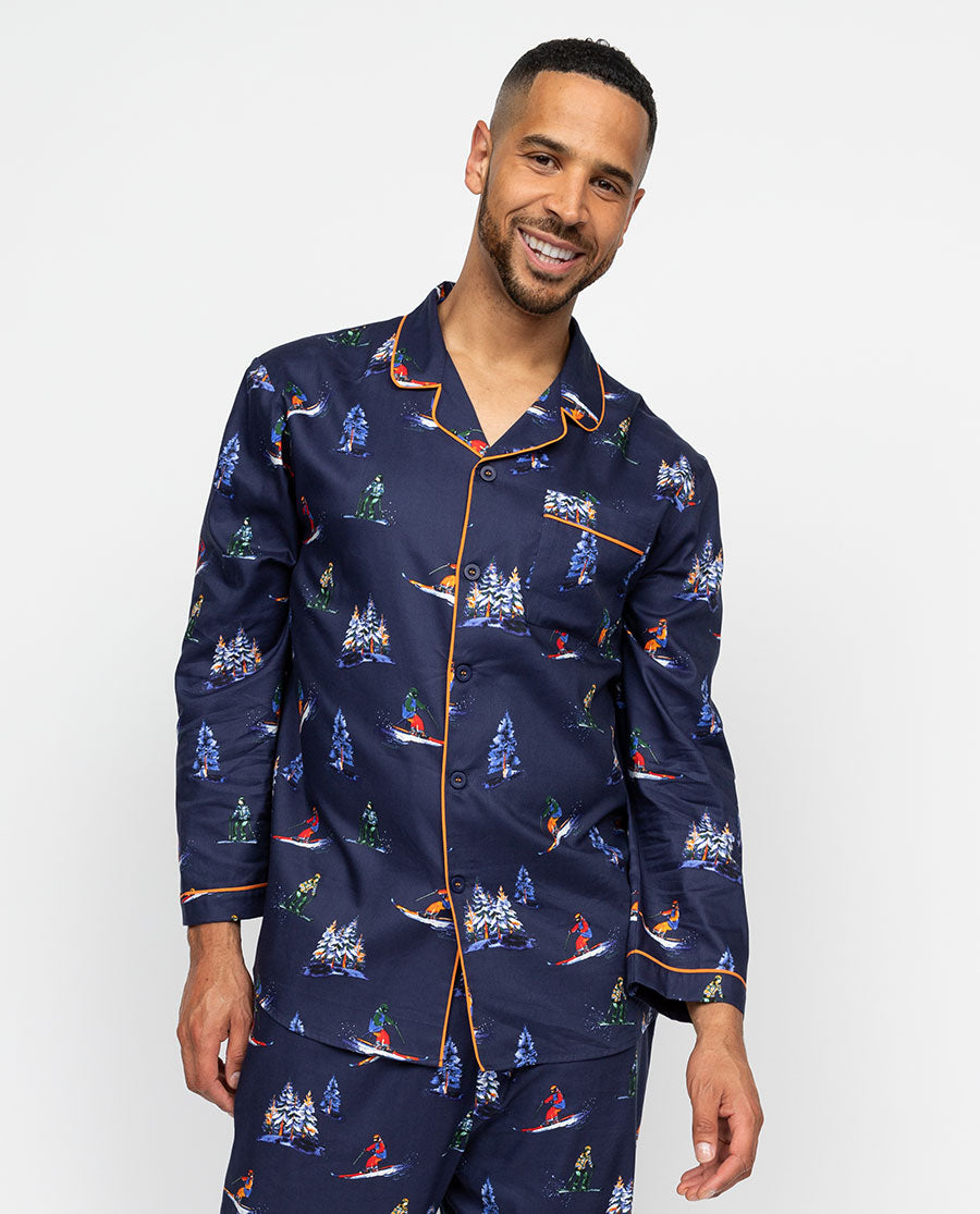 Alpes Pyjamaoberteil mit Ski-Print für Herren