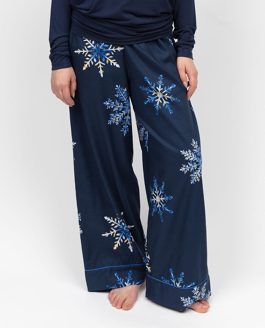 Frosty Damen-Pyjamahose mit weitem Bein und Schneeflocken-Print