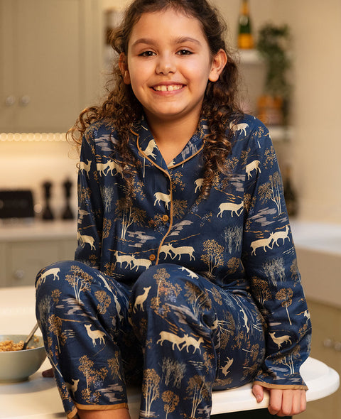 Fawn Mädchen-Pyjama-Set mit Waldmuster